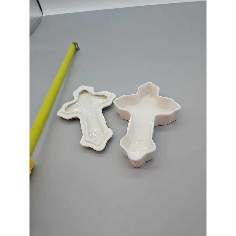 Porcelain Cross Shaped Box 5.5